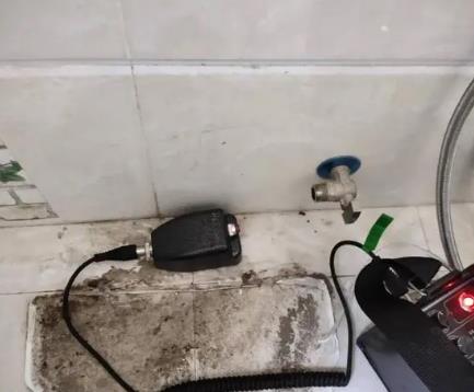 高新区屋顶漏水维修公司分享下卫生间漏水的危害及解决方法